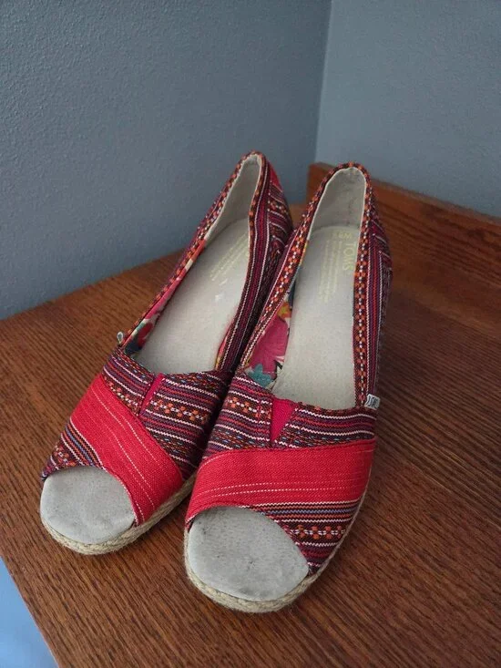 TOMS Red Calypso Espadrilles Wedge Shoes Size 8.5 - Picture 2 of 6